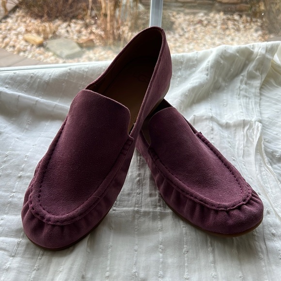 UGG Shoes - UGG suede slip on loafers - mauve size 8